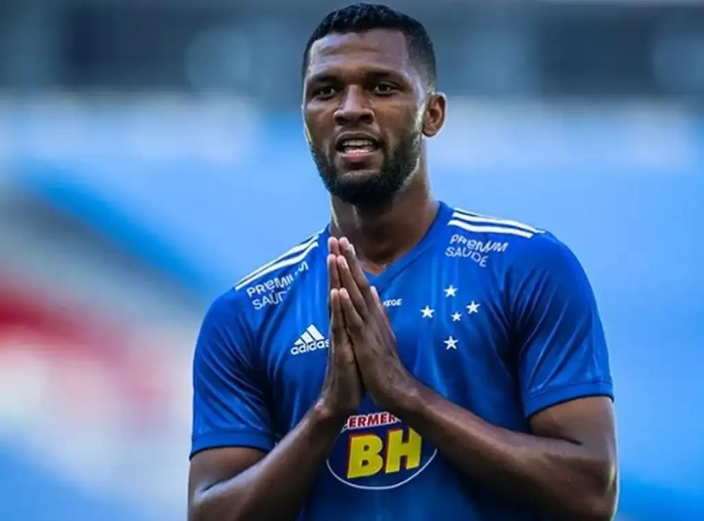 卖水果、搬砖的小伙，与哈兰德争英超金靴